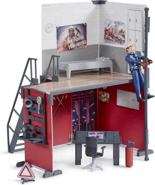 Bruder bworld brandweerkazerne met brandweerman (62702)