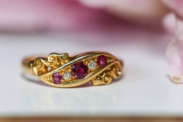 Bague or