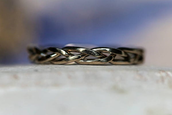 Bague or