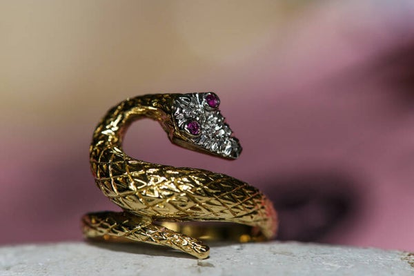 Bague or
