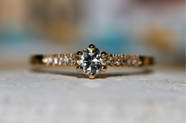 Bague or