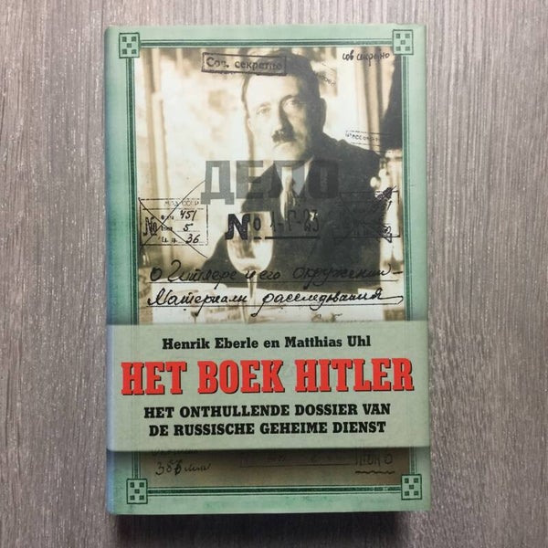 Het boek Hitler - Hendrik Eberle en Matthias Uhl