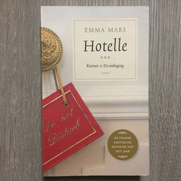 Hotelle - Emma Mars