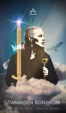 Zwaarden Koningin - Per Nubila Tarot