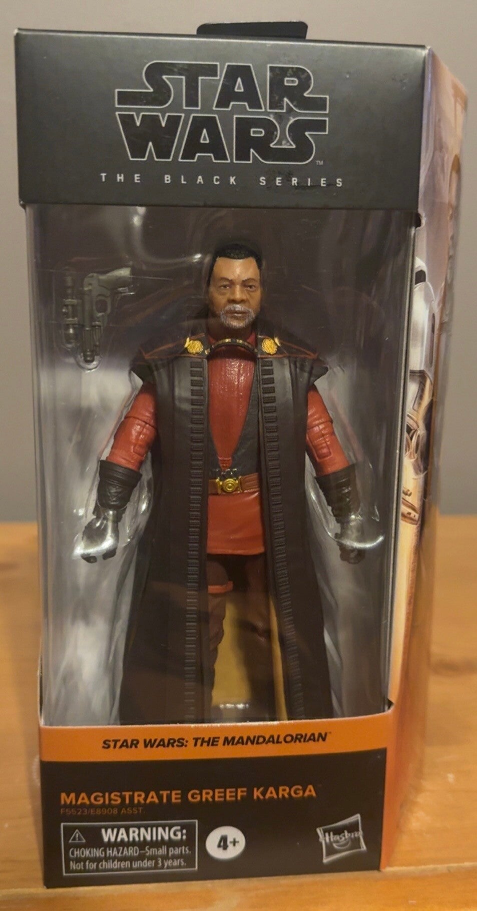 Star Wars: The mandalorian- Magitsrate Greef Karga figure