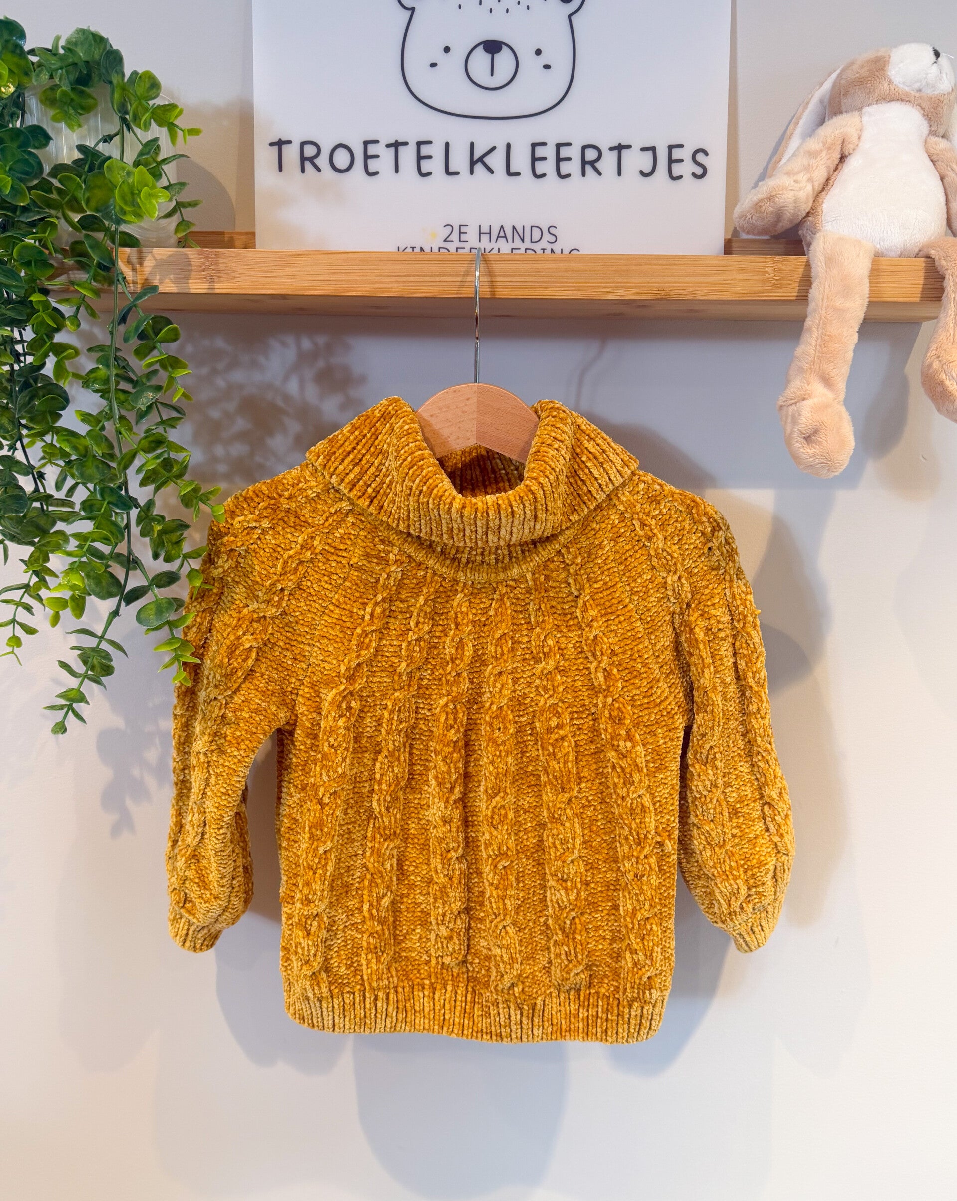 C&A Trui Maat 104