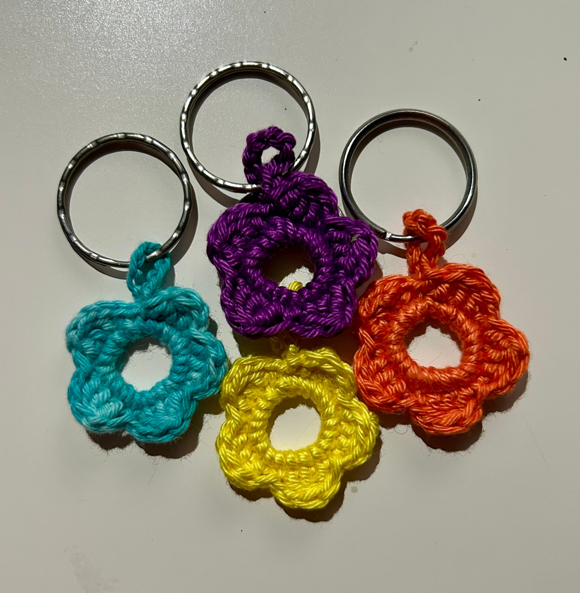 Gehaakte bloem sleutelhanger / bag charm