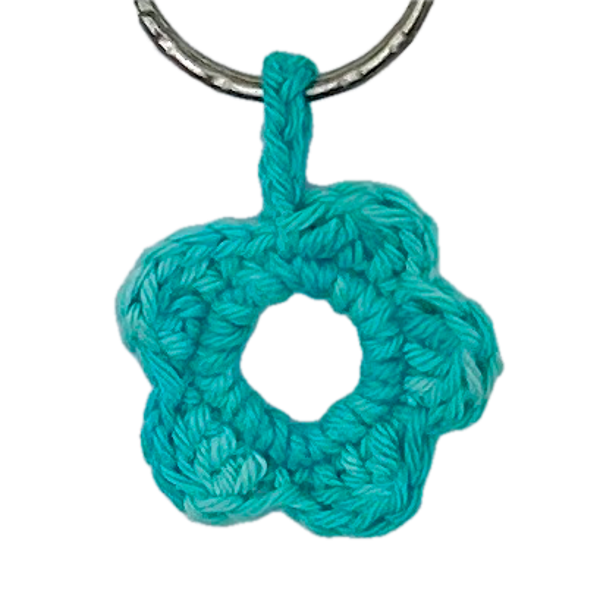 Bloem sleutelhanger / bag charm gehaakt