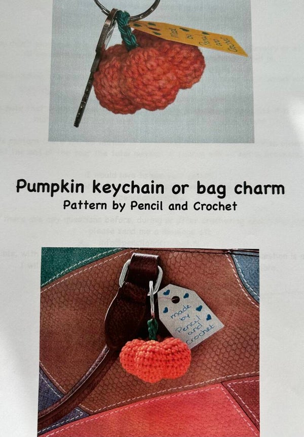 Pumpkin keychain / bag charm crochet pattern