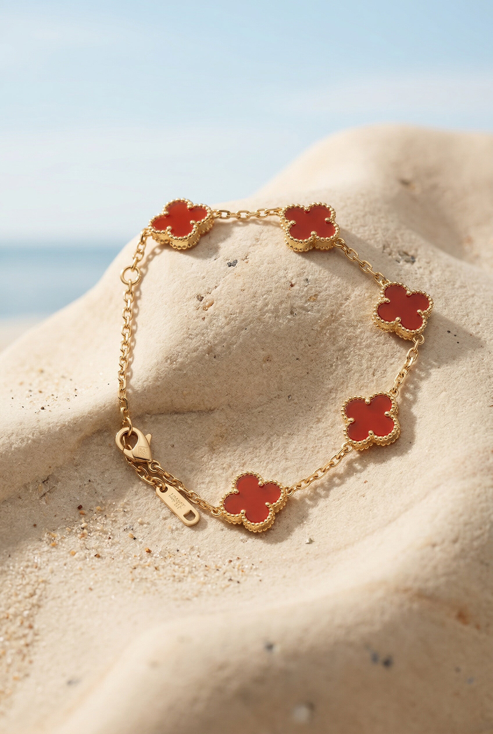 Clove bracelet