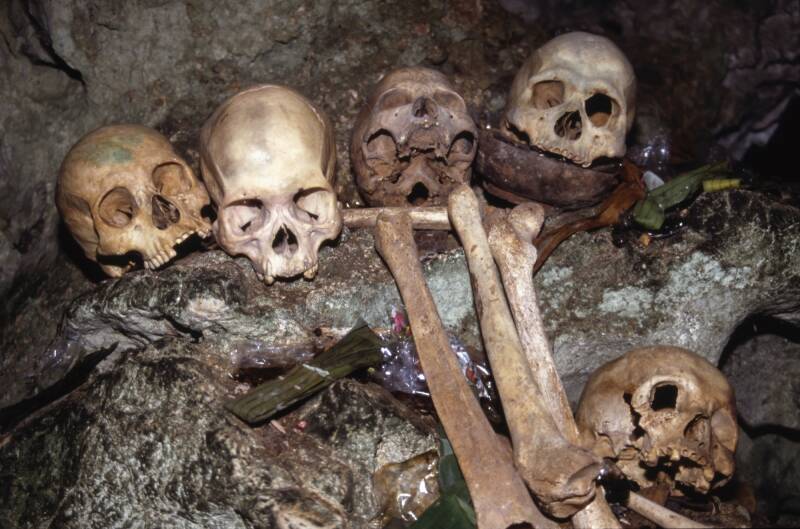graveyard-indonesia-kopie-standard.jpg