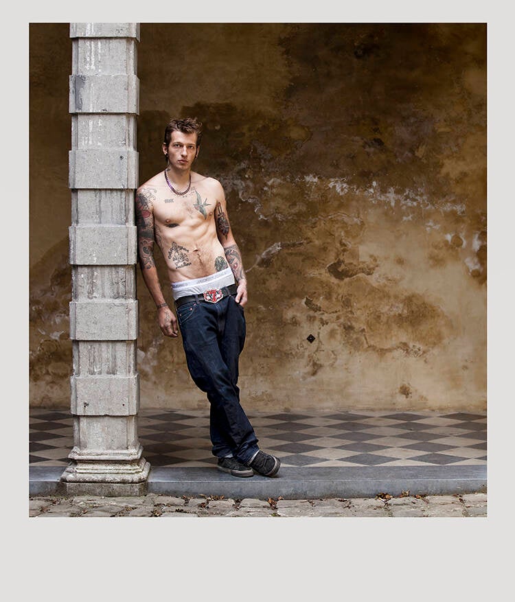 roel-wall-standard.jpg