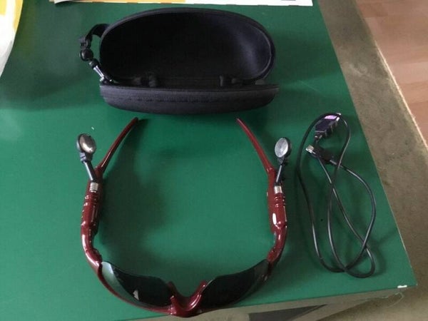 MP3 Sonnenbrille mit Etui & Verbindungskabel
