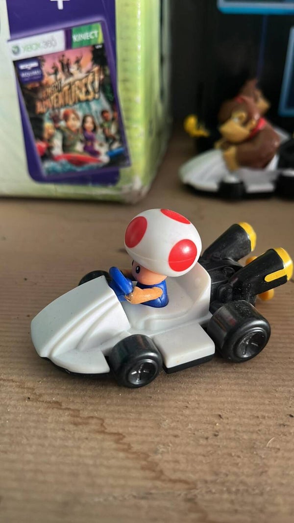 figurine nintendo McDonald's toad marion kart