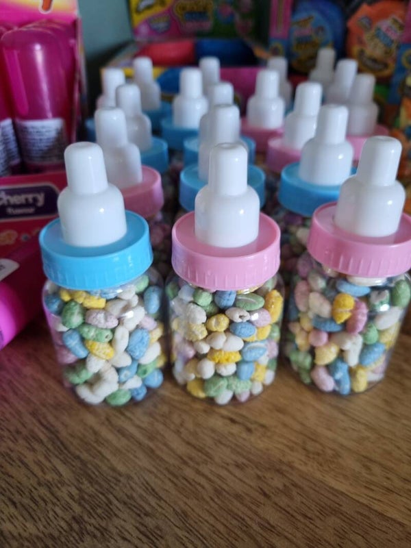 Babyshower flesjes roze en blauw