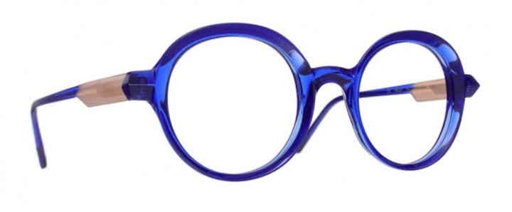 Caroline Abram Manon 319