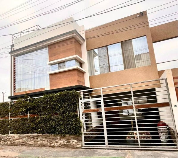 CASA EN VENTA TEMPORALES - PACOCHA