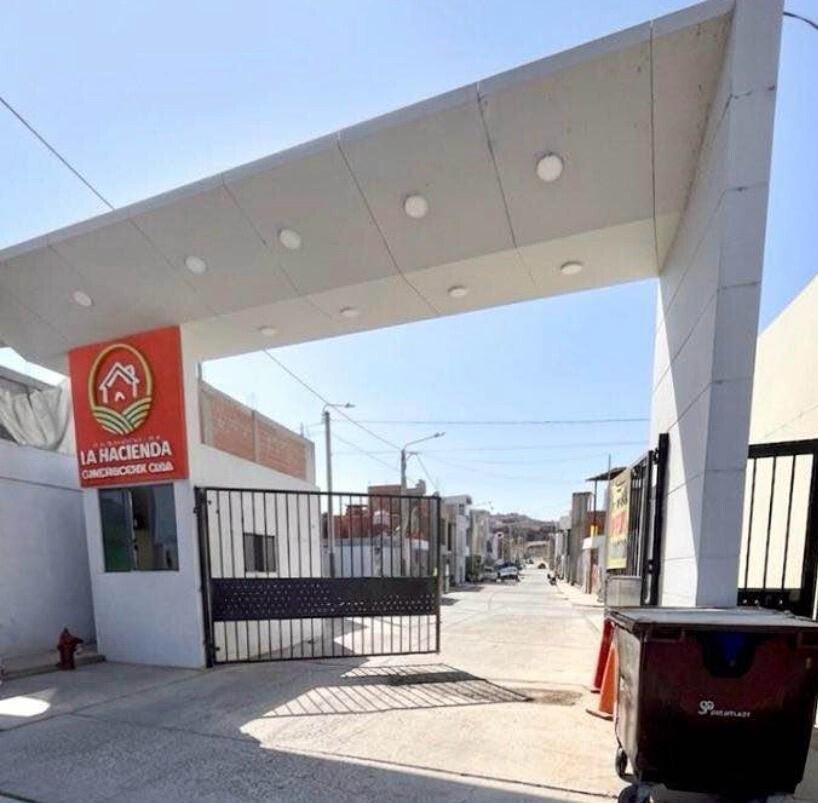 CASA EN VENTA - URB LA HACIENDA