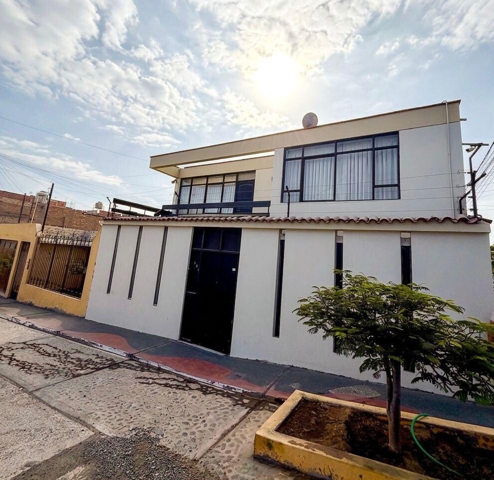 DEPARTAMENTO EN ALQUILER URB. GARIBALDI (PRECIO EN SOLES)