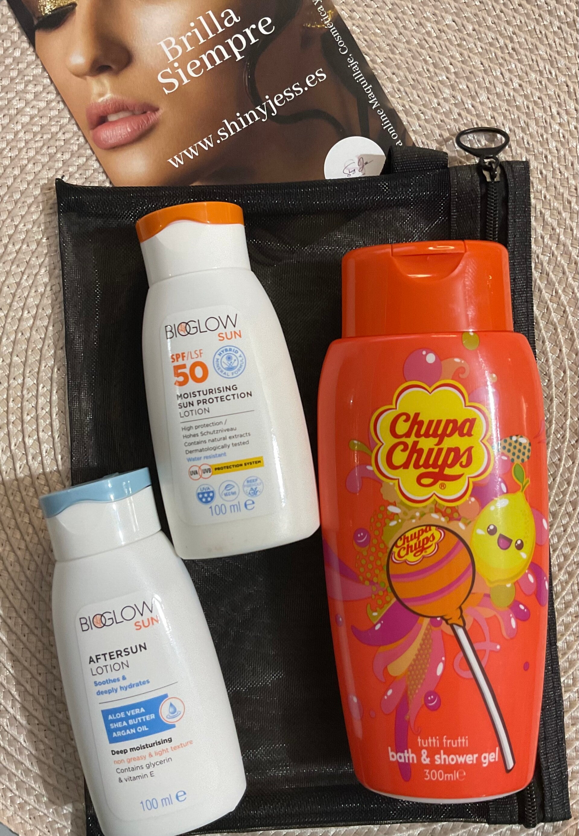 Neceser de Viaje Peques (Gel de ducha+Protección Solar SPF50+After sun) +Neceser de Regalo