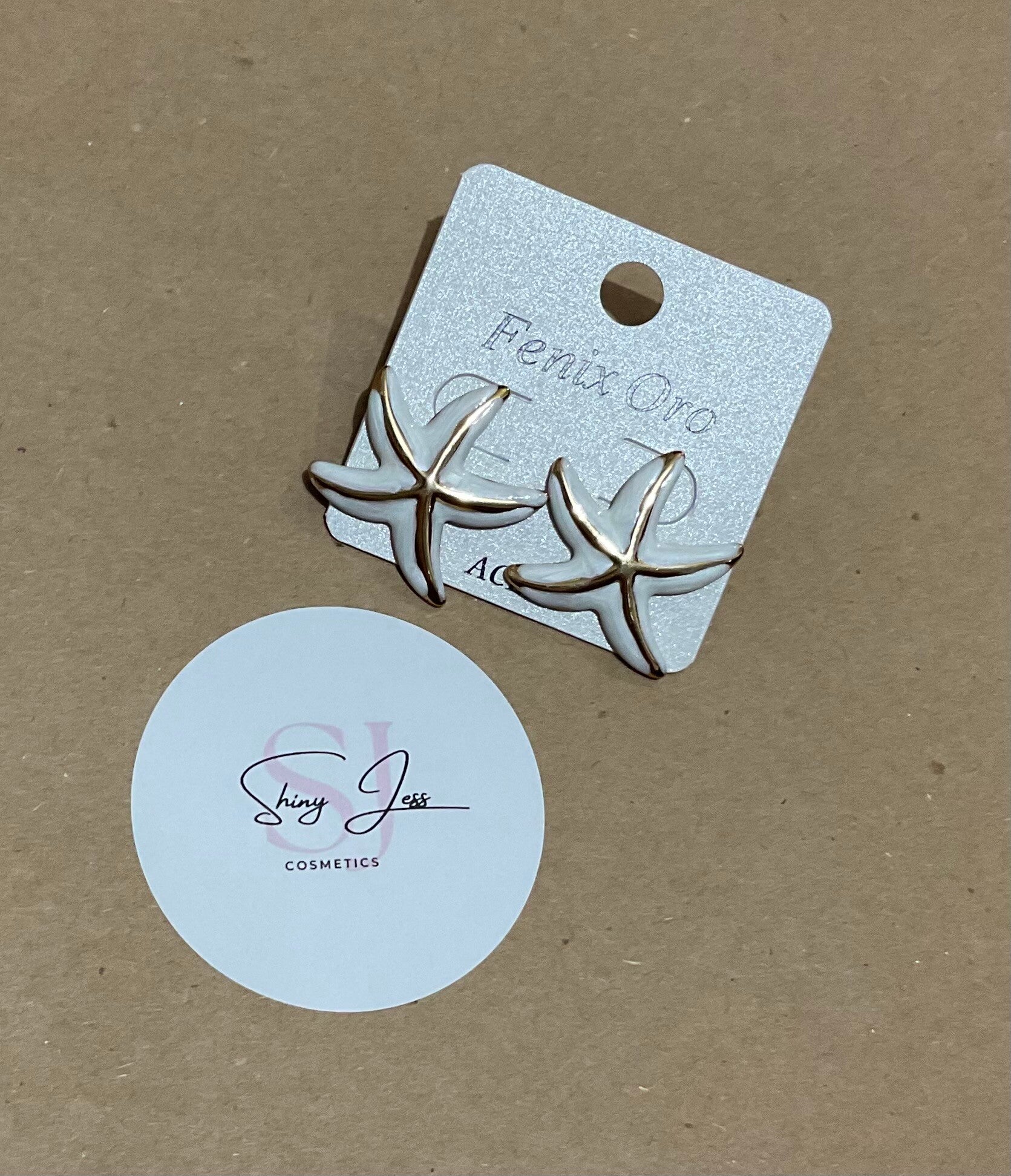 Pendiente Estrella blanco y dorado