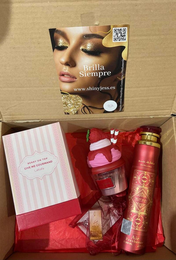 Set/Pack EDP Berry on top Give me Gourmand by Lattafa 100 ml + Ambientador d eregalo