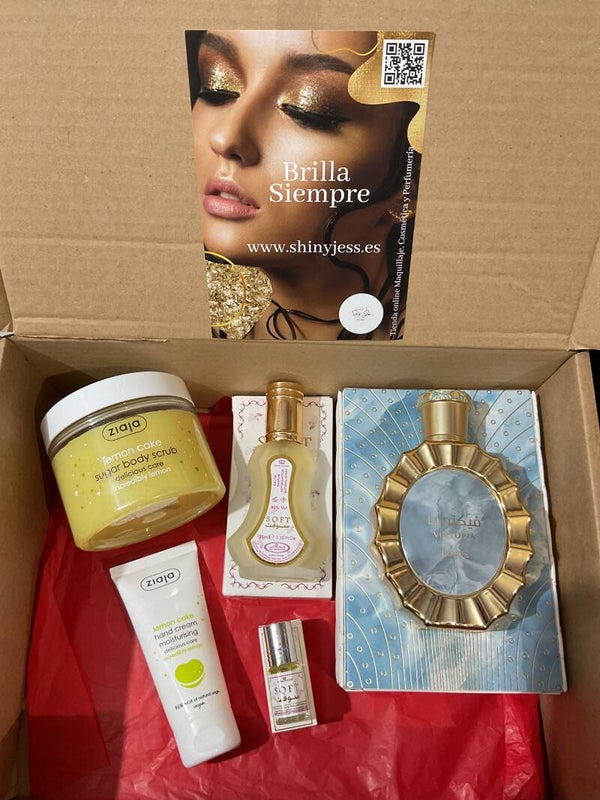 Set/Pack de regalo Especial Lemon Cake con EDP Victoria de Lattafa 100 ml + Regalo