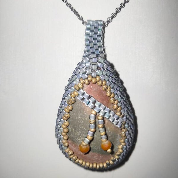 Ciondolo Peyote Mookaite