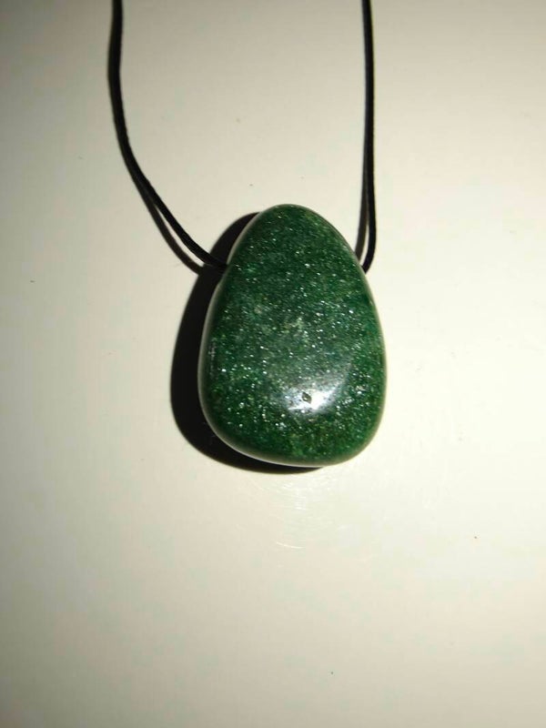 Fuchsite Sagomato forato a goccia