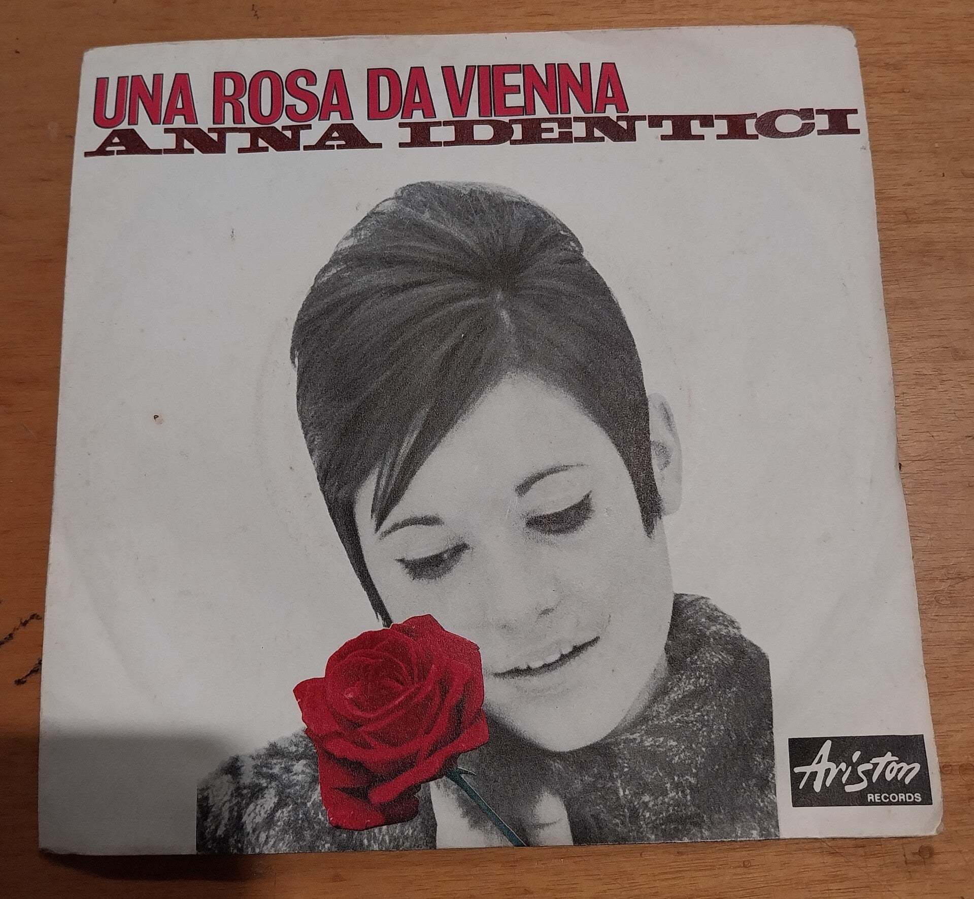 una rosa da vienna / uno ha bisogno dell'altro - anna identici