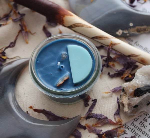 Blauwe Maan kruidenkaars