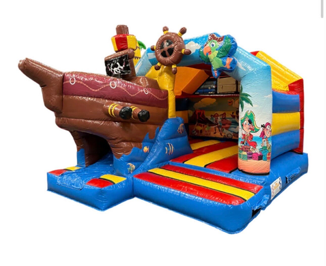 Château gonflable pirate