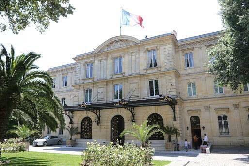 Monsieur KOCAZEYBEK à l'ambassade turque.