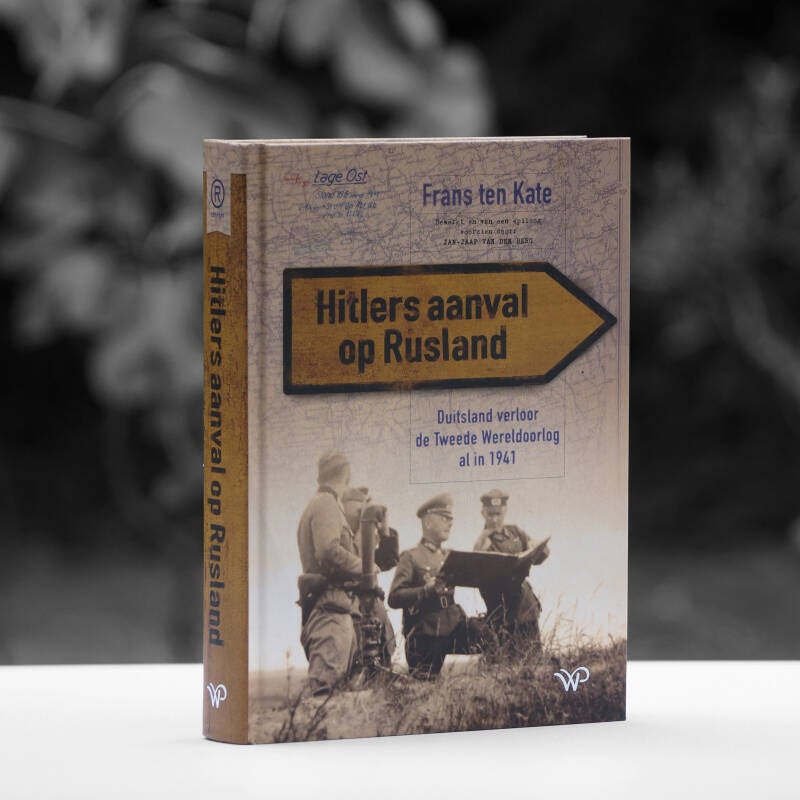 boek-hitlers-aanval-op-rusland-standard.jpg
