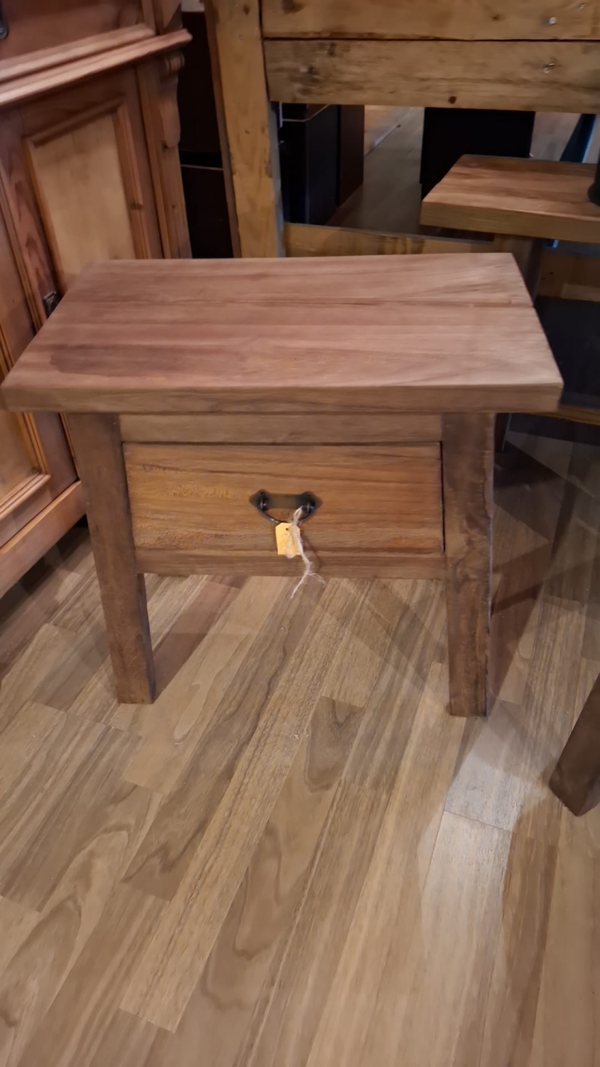 Teakhouten kastje 1