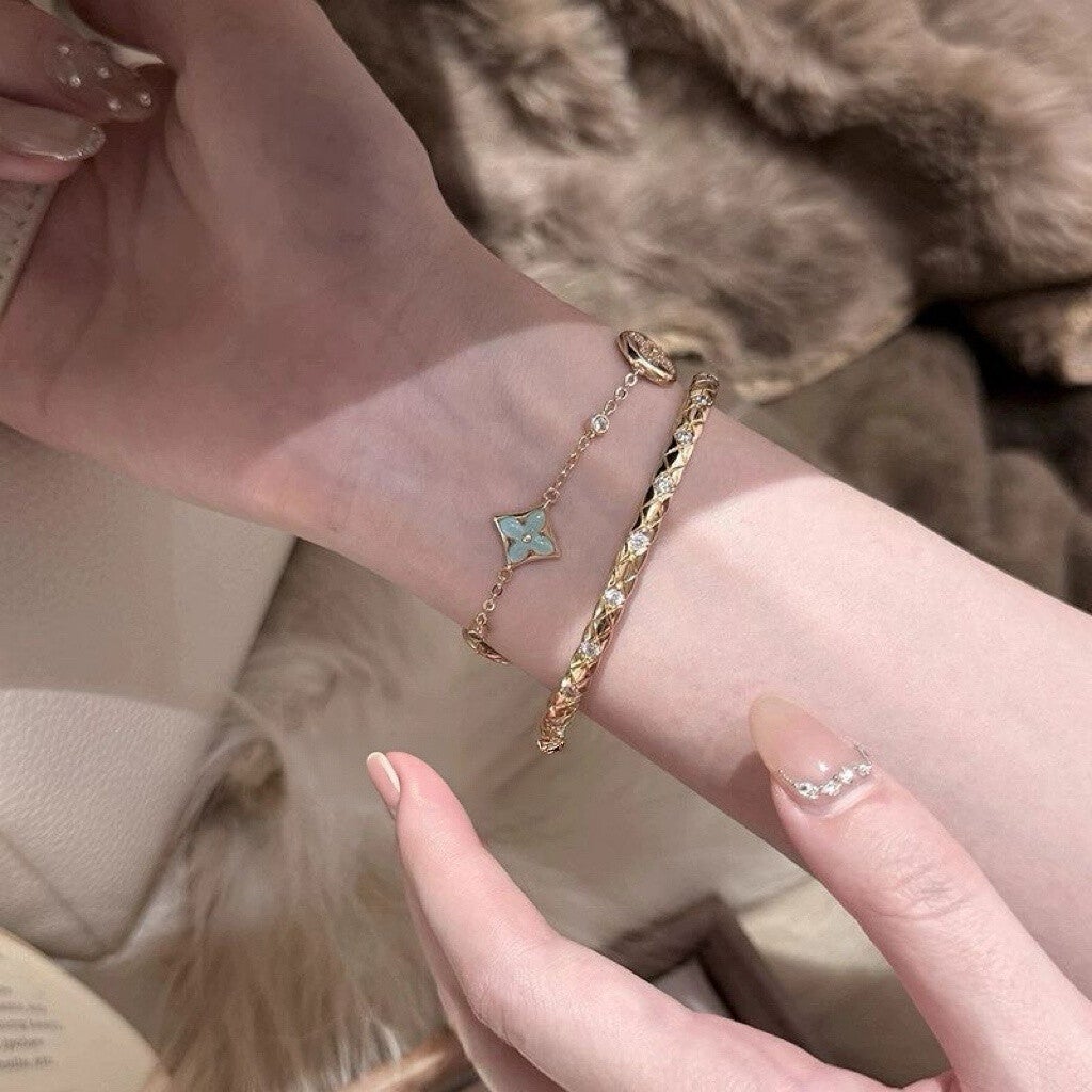 Mint‑Green Clover Gold Chain Bracelet