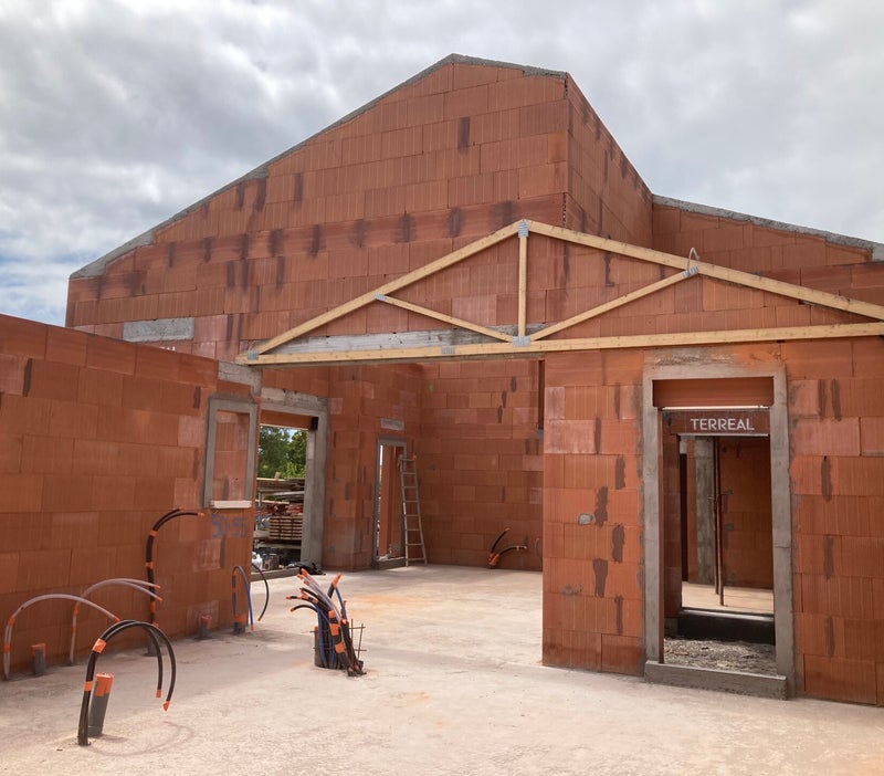 Maison en brique à étage