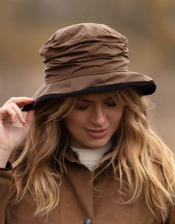 Walker & Hawkes Diana Wax Hoed voor dames Beige
