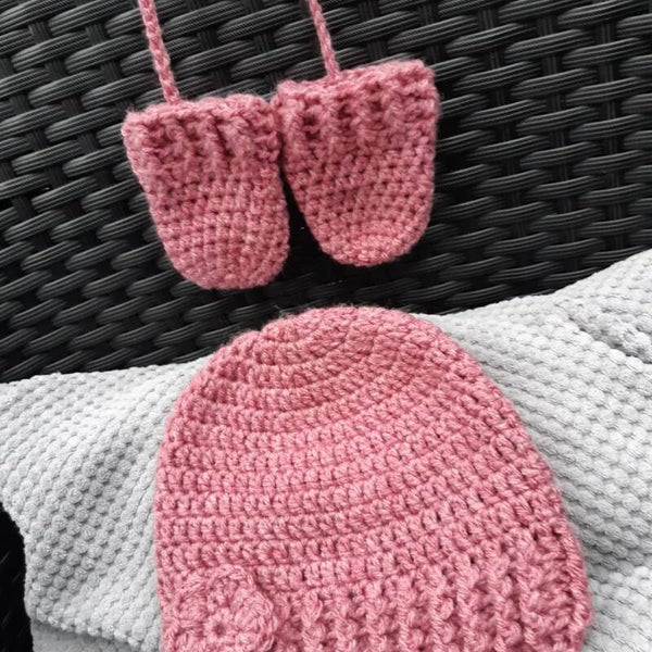 Baby mutsje met wantjes