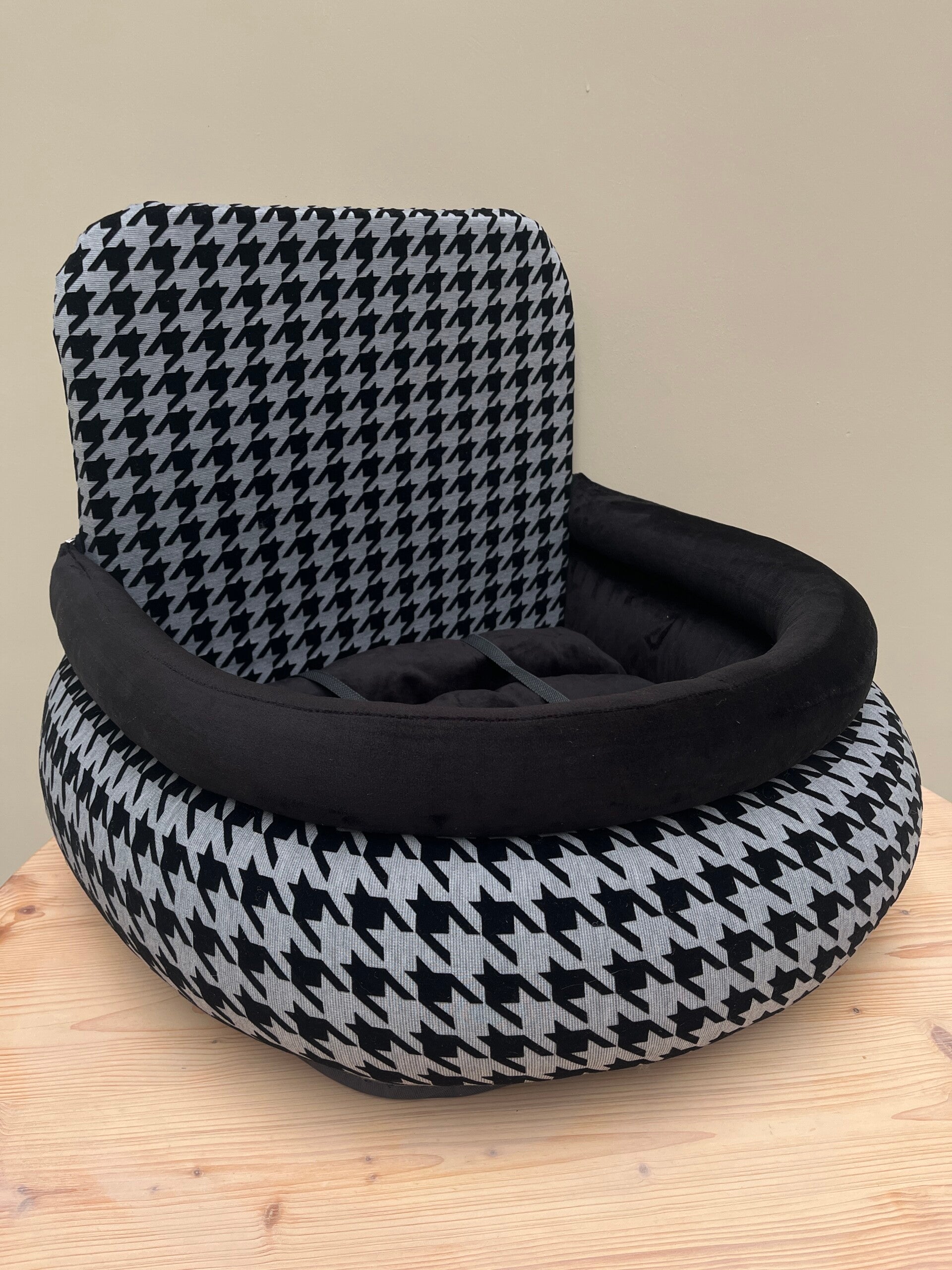 Autostoel Pied De Poulle