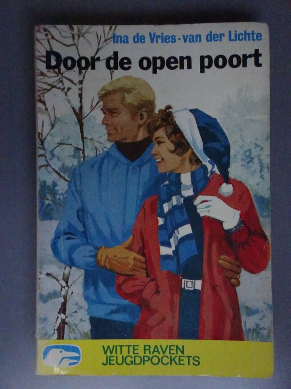 M243 Door de open poort