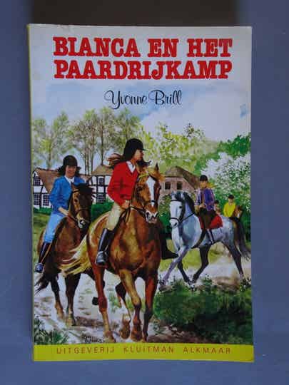 M10-0372 Bianca en het paardrijkamp