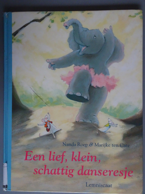 KIN - Een lief, klein, schattig danseresje