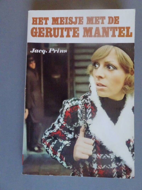 KSS5090 Het meisje met de geruite mantel