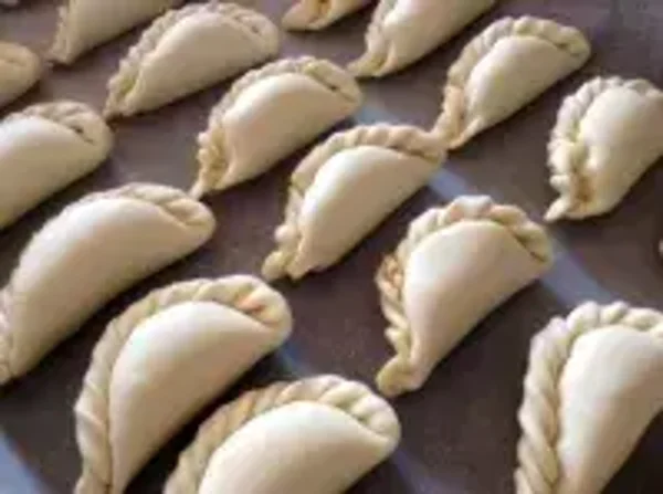 EMPANADA ARGENTINA, BACON CHEESE BURGUER, POR UNIDAD