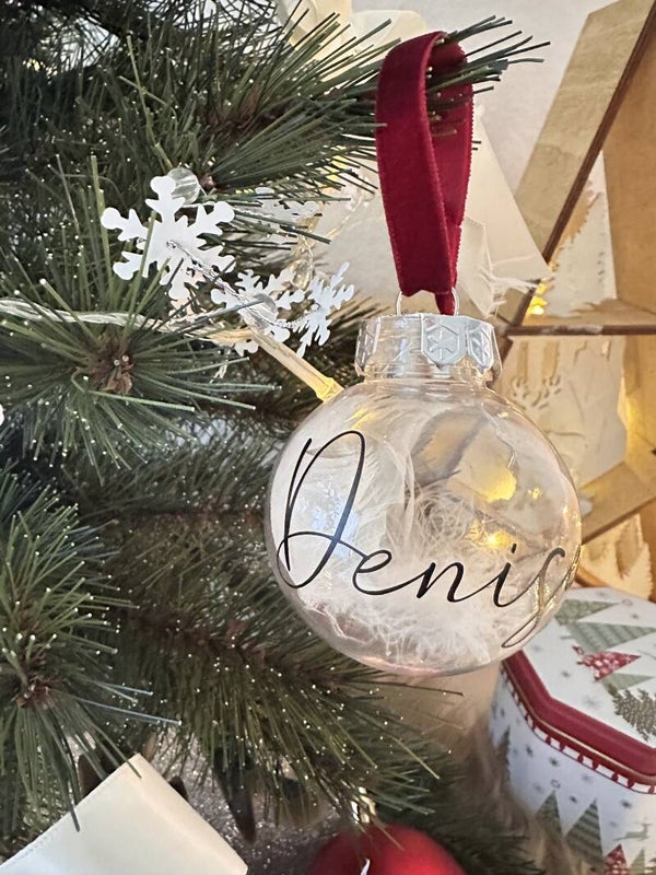 einzigartigen Christbaumkugel-transparent mit weissen Feder