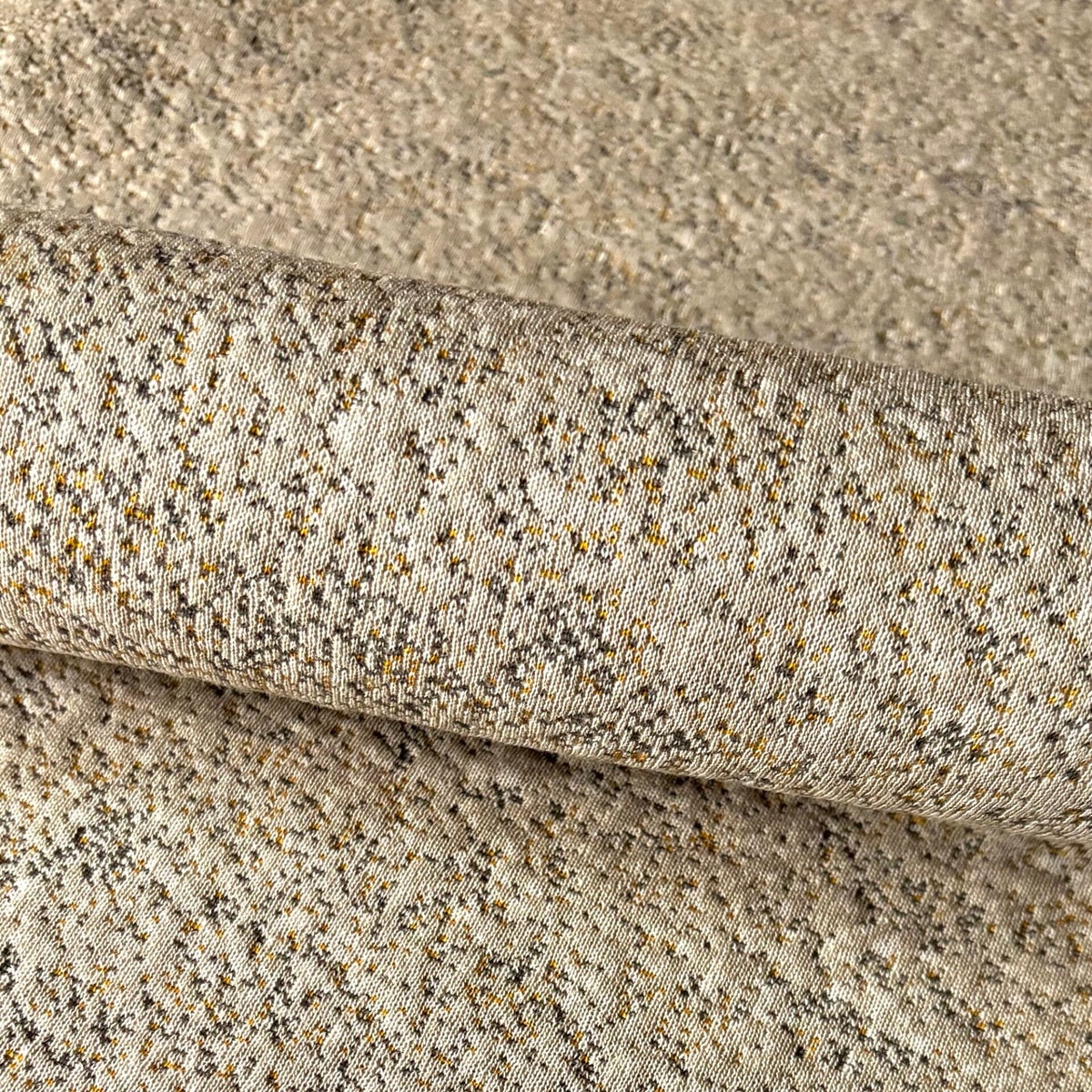 Kvadrat Febrik | designmeubelstoffen.nl