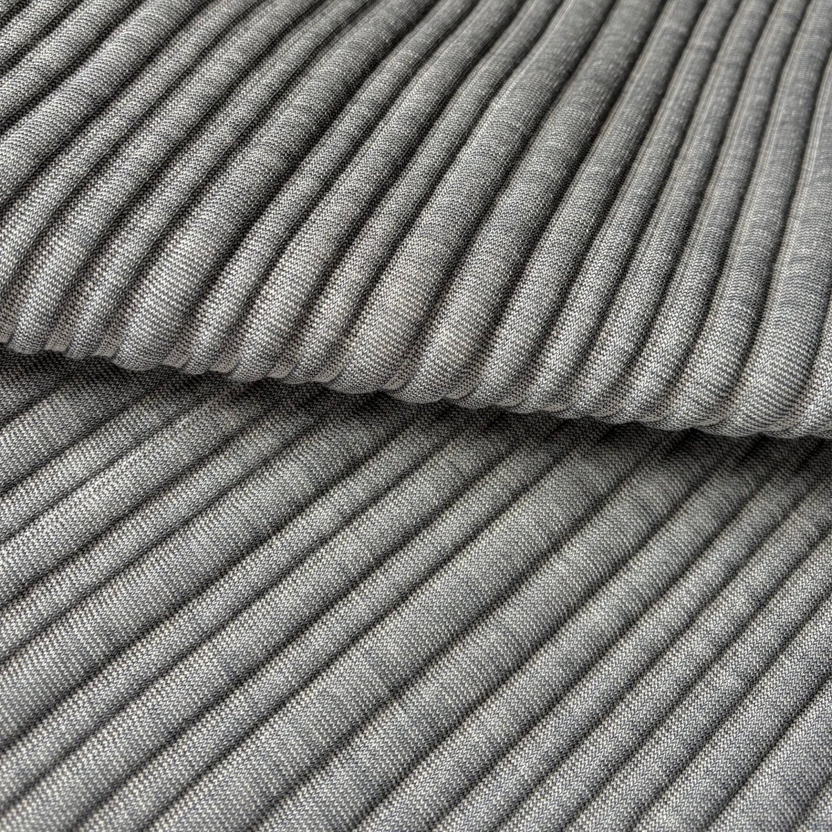 Kvadrat Febrik | designmeubelstoffen.nl
