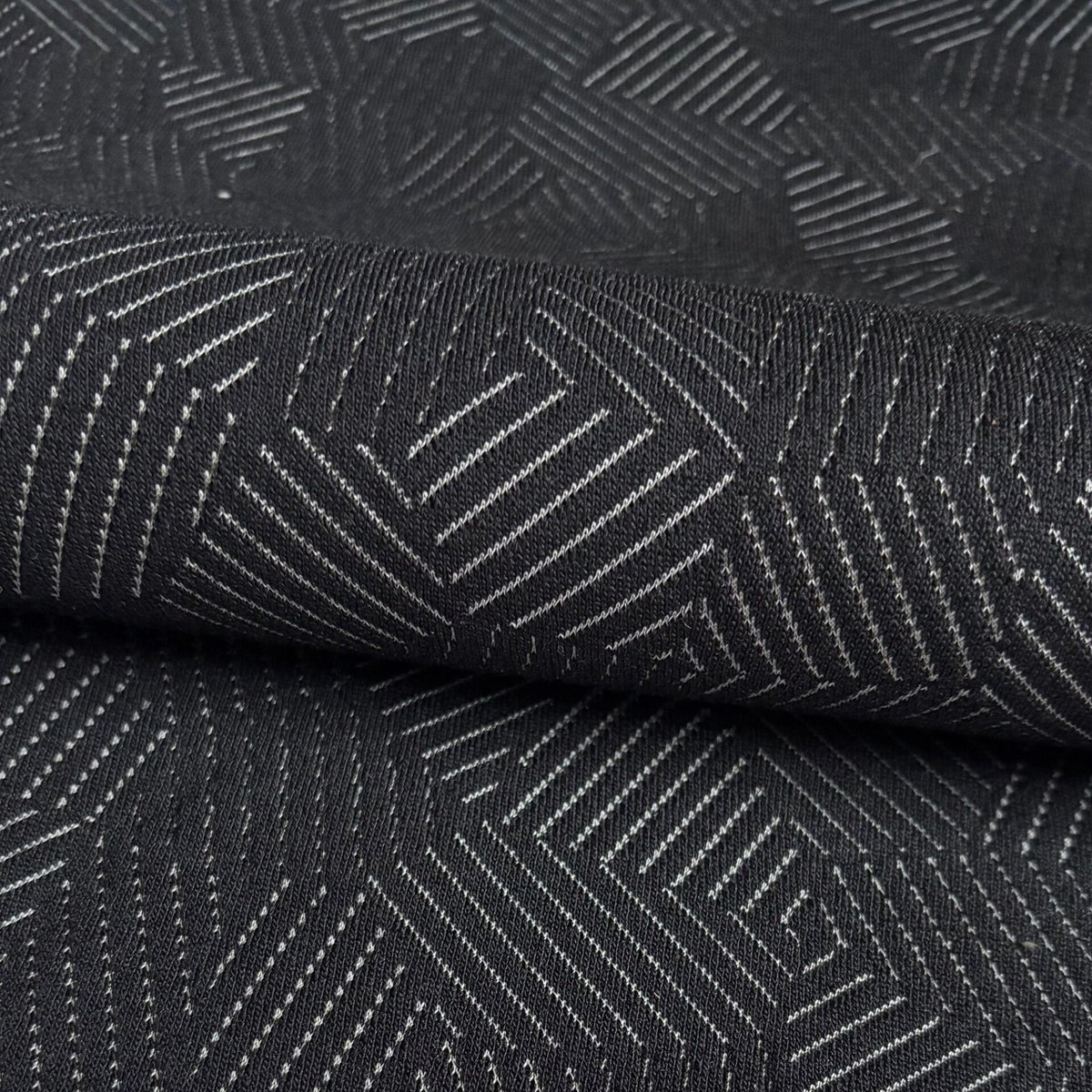 Kvadrat Febrik | designmeubelstoffen.nl