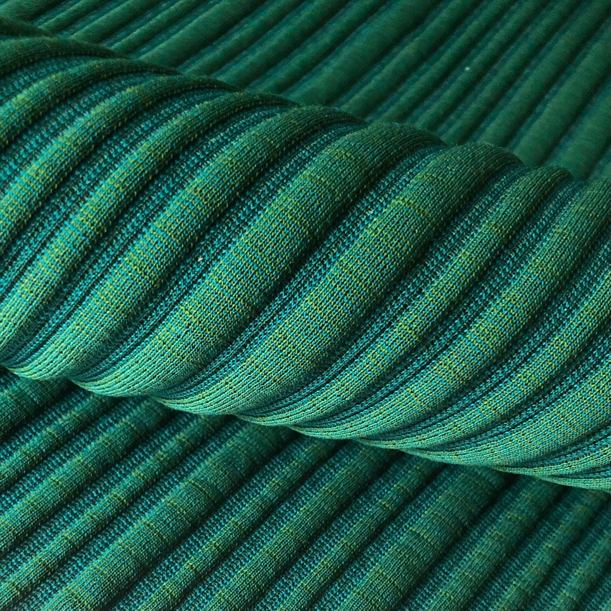 Kvadrat Febrik | designmeubelstoffen.nl